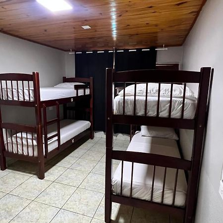 Hostel Peter Pan Пуэрто-Игуасу Экстерьер фото